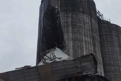 धनबाद में BCCL के वाशरी में बड़ा हादसा,100 फीट ऊंचा साइलो प्लांट धराशायी,फंसे मजदूर को रेस्क्यू ऑपरेशन चलाकर बाहर निकाला गया