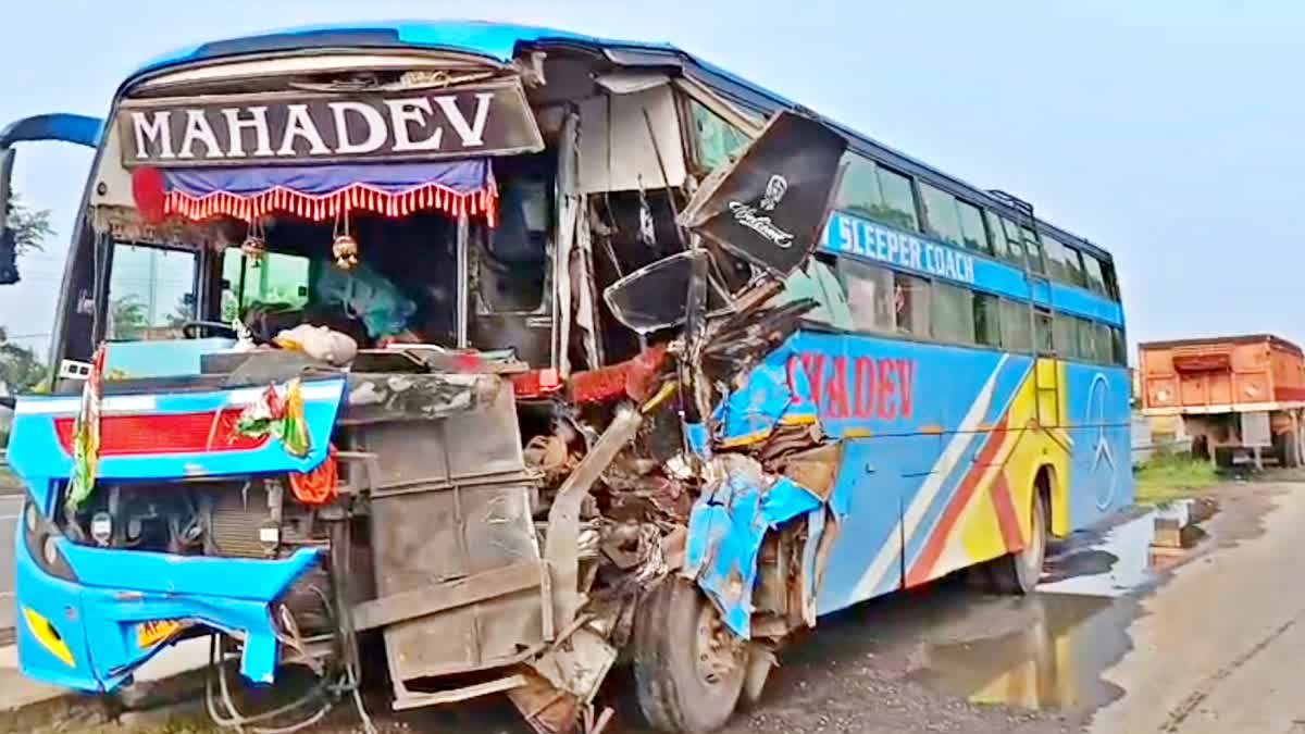 बिहार में भीषण सड़क हादसा, श्रद्धालुओं से भरी बस की ट्रक से टक्कर, एक की मौत, 10 घायल