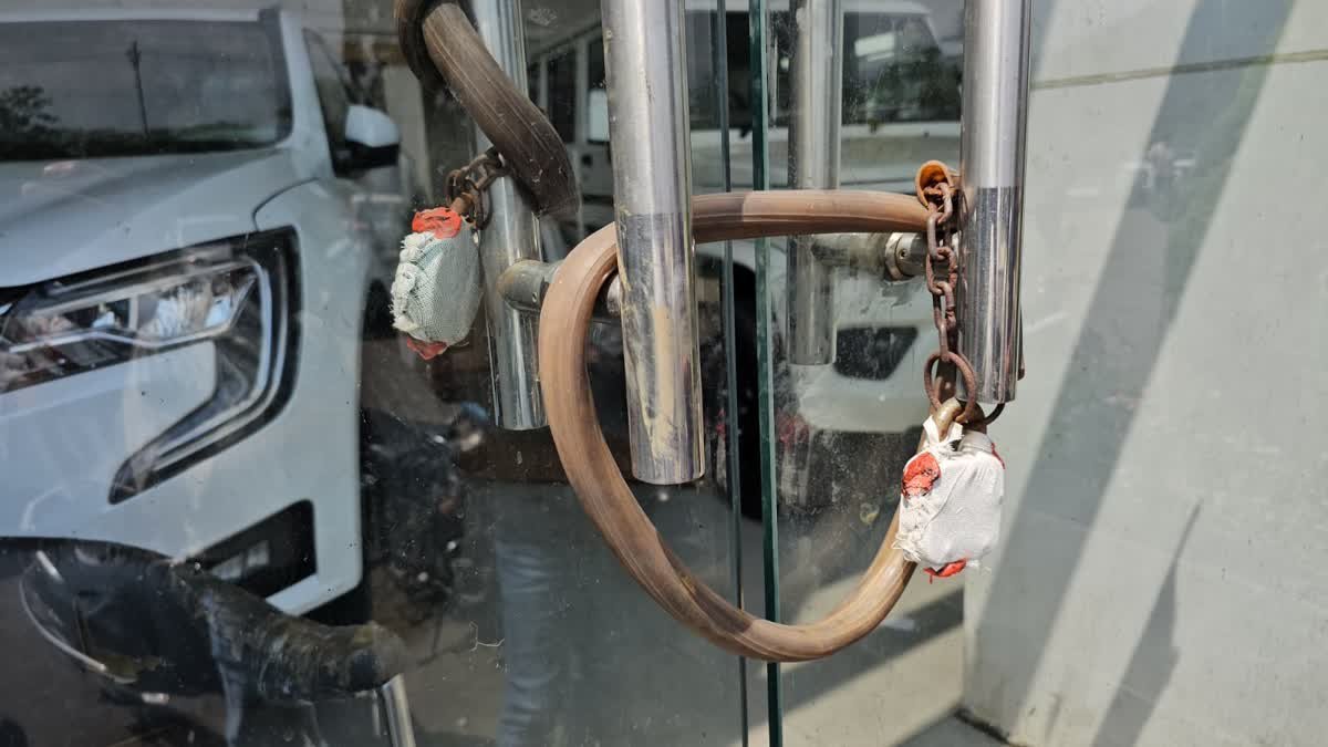 विनय सिंह के हजारीबाग शोरूम को ACB ने किया सील, शराब और भूमि घोटाले में गिरफ्तार नेक्सजेन संचालक के खिलाफ बड़ी कार्रवाई