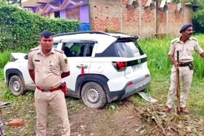 शराब से लदी कार ने तीन को कुचला, दो छात्राओं की मौत