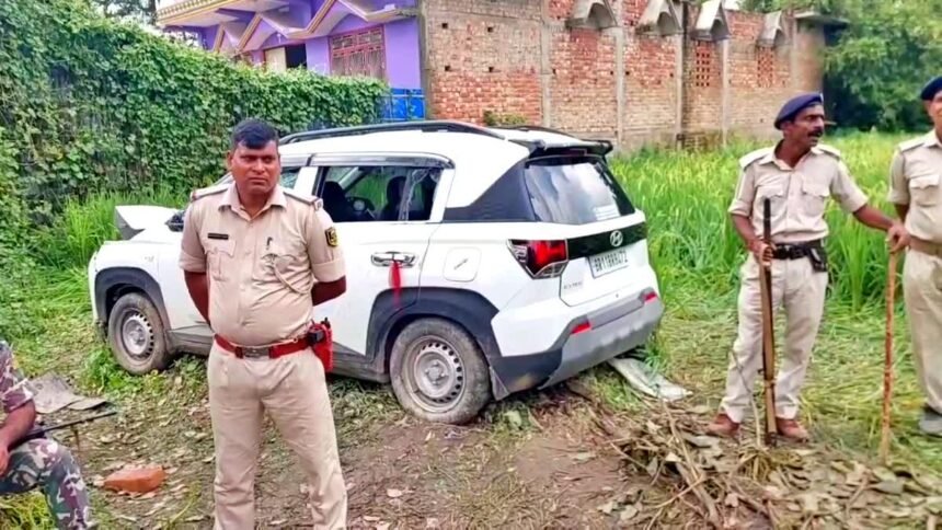 शराब से लदी कार ने तीन को कुचला, दो छात्राओं की मौत