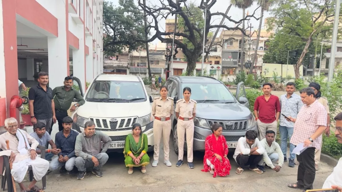 शराब तस्करी में लगा पूरा खानदान, बाप-बेटा-पोता समेत आठ गिरफ्तार