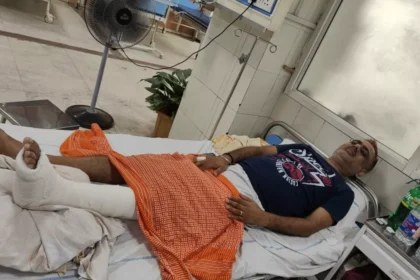 पाटलिपुत्र एक्सप्रेस में बिना टिकट के सफर करने से लोगों को रोका, बेटिकट यात्रियों ने AC कोच में किया हंगामा, TTE का पैर तोड़ा