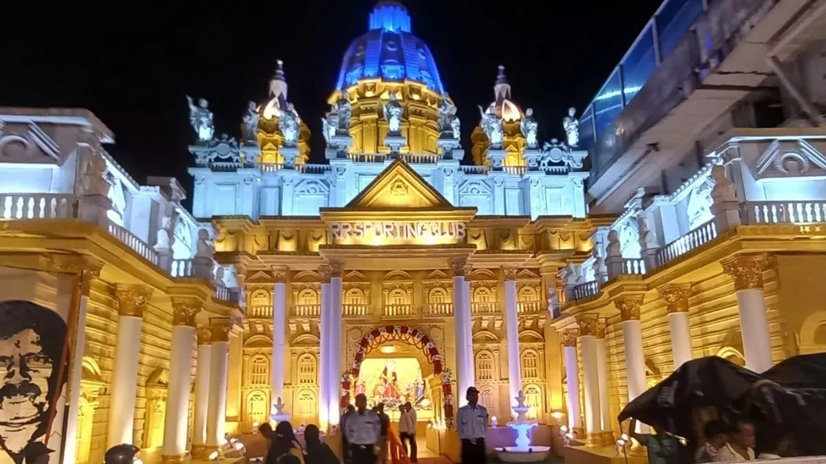 रांची में विरोध के बाद हटाया गया वेटिकन सिटी वाला पूजा पंडाल, ईसा-मरियम की जगह अब श्रीकृष्ण और श्रीराम की तस्वीर