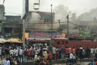 बोकारो के ज्वेलरी शॉप में लगी भीषण आग, कारोबारी को हुआ लाखों का नुकसान
