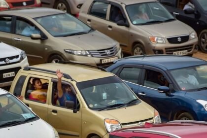 गाड़ी मालिकों के लिए खुशखबरी, 20 साल पुराने वाहन अब नहीं होंगे कबाड़, केंद्र ने जारी किया नया नियम