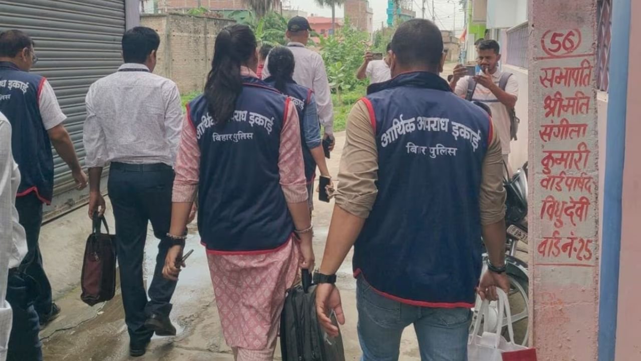 बिहार का इंजीनियर मॉल का मालिक, कई शहरों में फ्लैट, पत्नी के नाम लॉकर की जांच में होगा बड़ा खुलासा