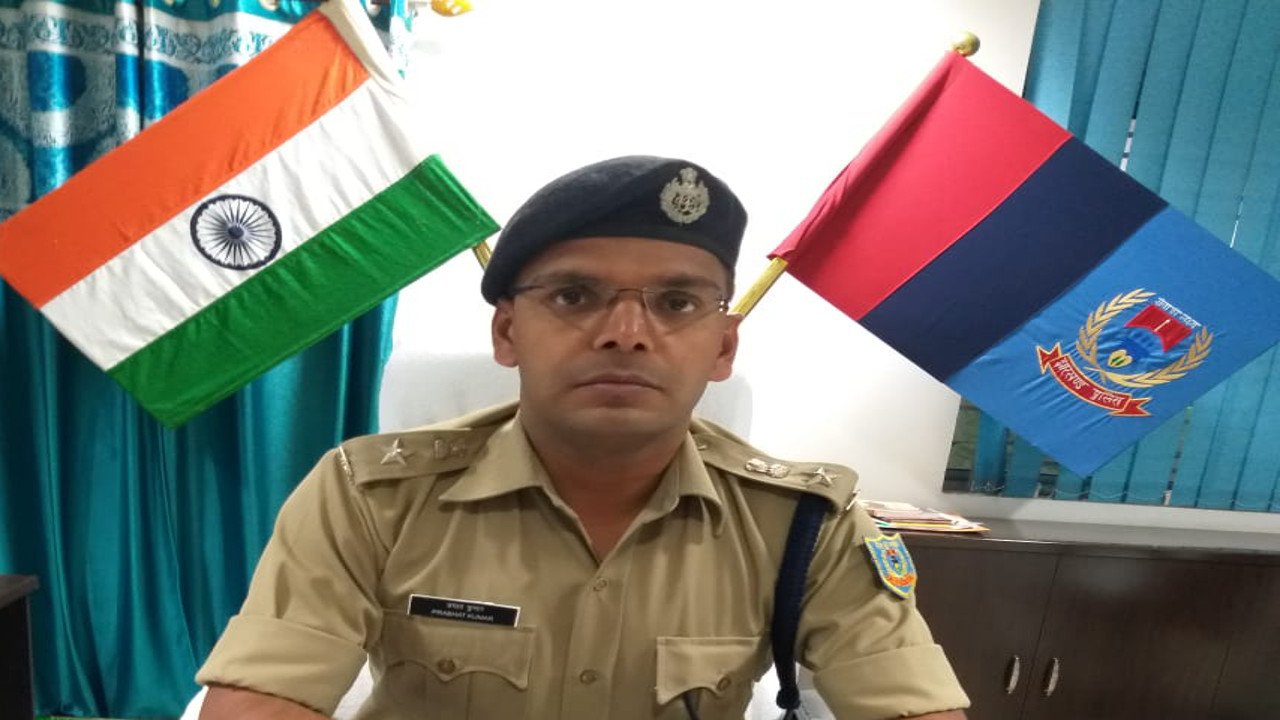 धनबाद में बड़े पैमाने पर पुलिस पदाधिकारियों का तबादला, 155 ASI का SSP प्रभात कुमार ने किया ट्रांसफर