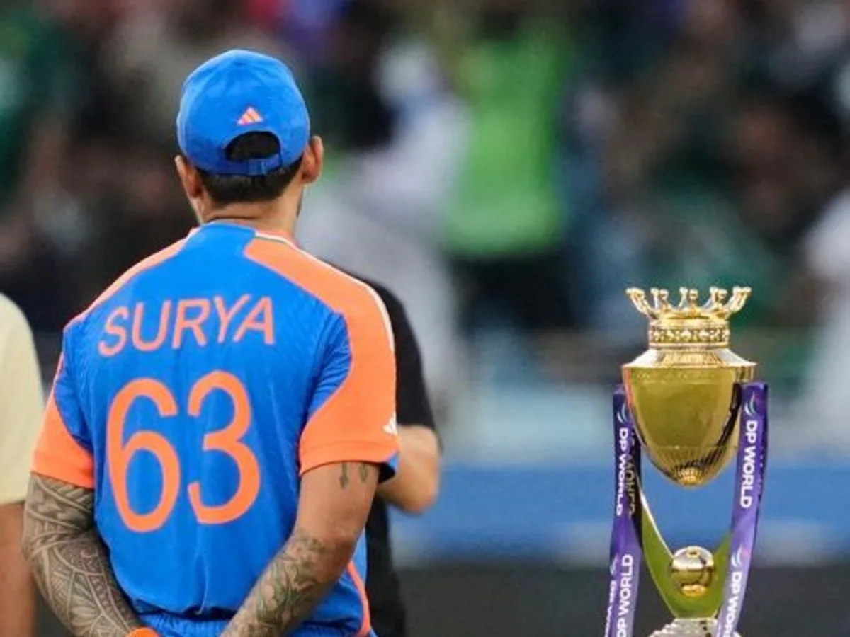 Suryakumar-Yadav-and-Pakistan-s-captain-Salman-Agh