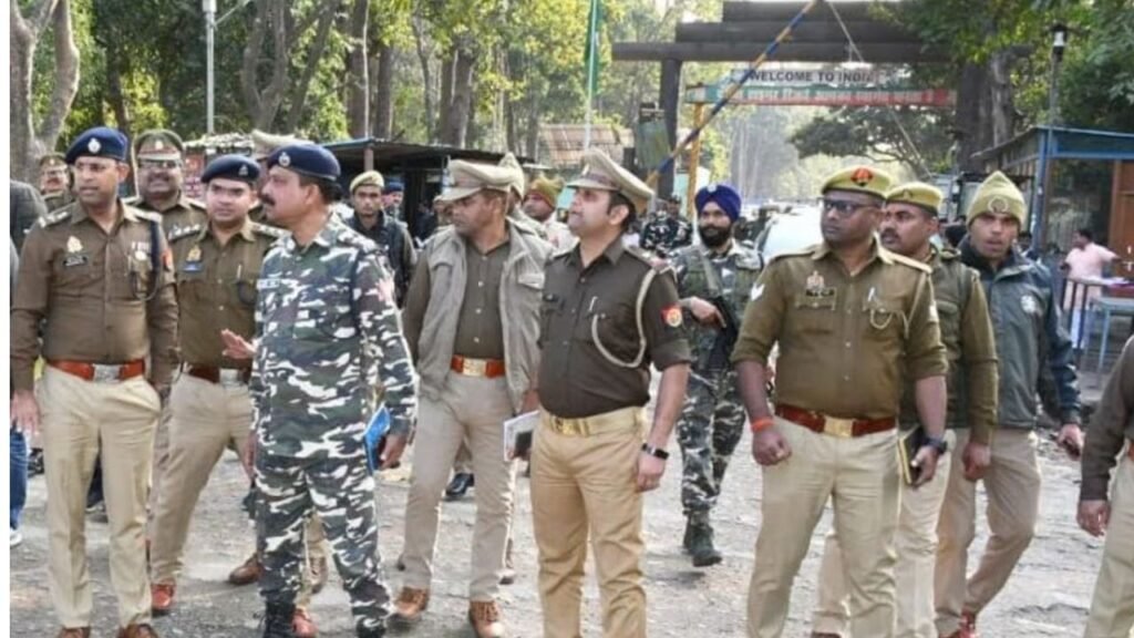 नेपाल से बिहार घुस रहे 5 विदेशी गिरफ्तार, उर्दू की धार्मिक किताबें बरामद