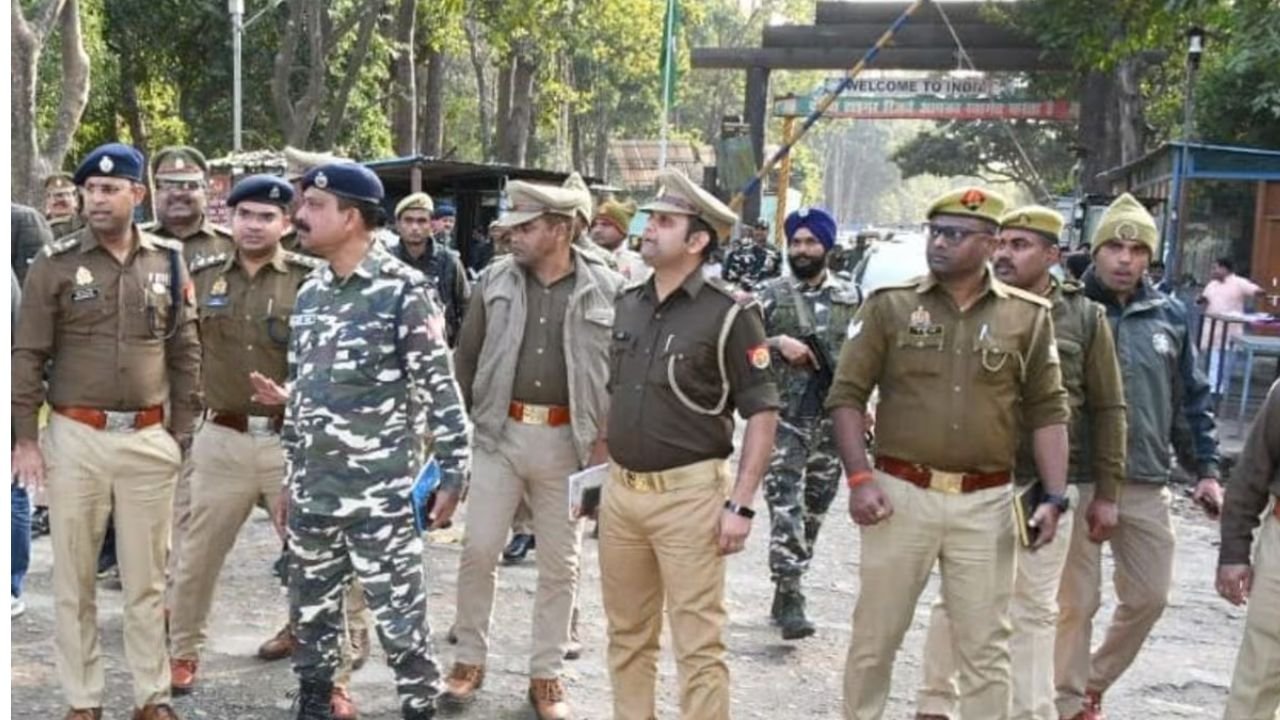 नेपाल से बिहार घुस रहे 5 विदेशी गिरफ्तार, उर्दू की धार्मिक किताबें बरामद