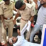 उर्दू-बांग्ला TET अभ्यर्थियों का JDU दफ्तर के बाहर प्रदर्शन, पटना में पुलिस के झड़प, 10 सालों से रिजल्ट जारी करने की कर रहे है मांग