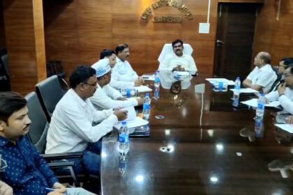 घाटशिला उपचुनाव को लेकर मुख्य निर्वाचन पदाधिकारी के. रवि ने की बैठक, SSR को लेकर राजनीतिक दलों के नेताओं के साथ हुई चर्चा