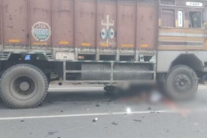 रांची-सिमडेगा रोड़ पर दर्दनाक हादसा, ट्रक की चपेट में आए दो युवक, एक की मौत