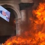 नेपाल के पूर्व पीएम झलनाथ खनल की पत्नी को जिंदा जलाया, तीन पुलिसकर्मी की सरेंडर करने के बाद हत्या