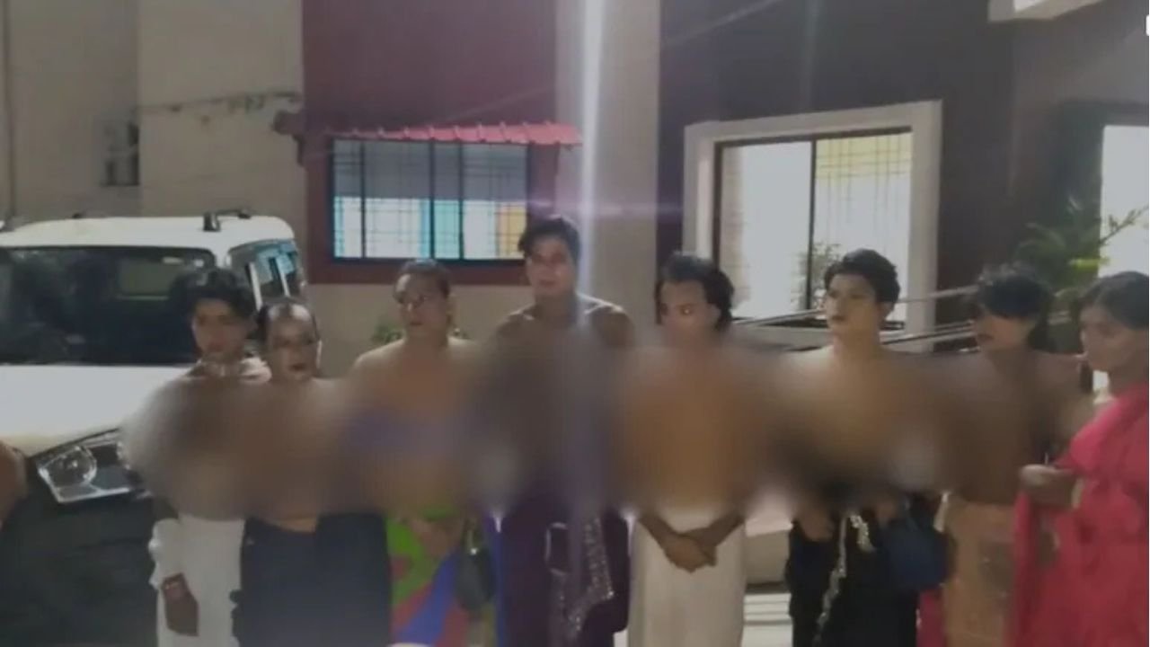 धनबाद की सड़क पर हुई असली और नकली किन्नरों के बीच जंग, 8 फर्जी किन्नर पुलिस के हवाले