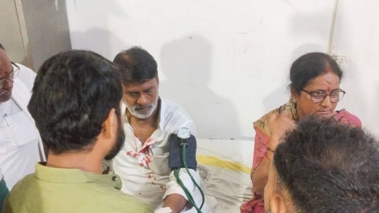 बिहार के गणपति पूजा पंडाल में फायरिंग और मारपीट, विधायक और पूर्व विधायक की बची जान