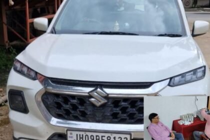 झारखंड में कार से मिला 51 लाख रुपये कैश, आयकर विभाग की टीम कर रही है जांच