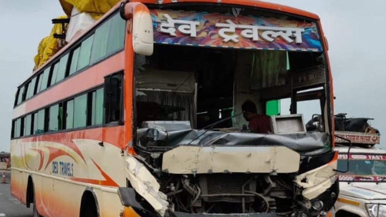 पटना से सुपौल जा रही बस कंटेनर से टकराई, झंझारपुर में हुआ हादसा