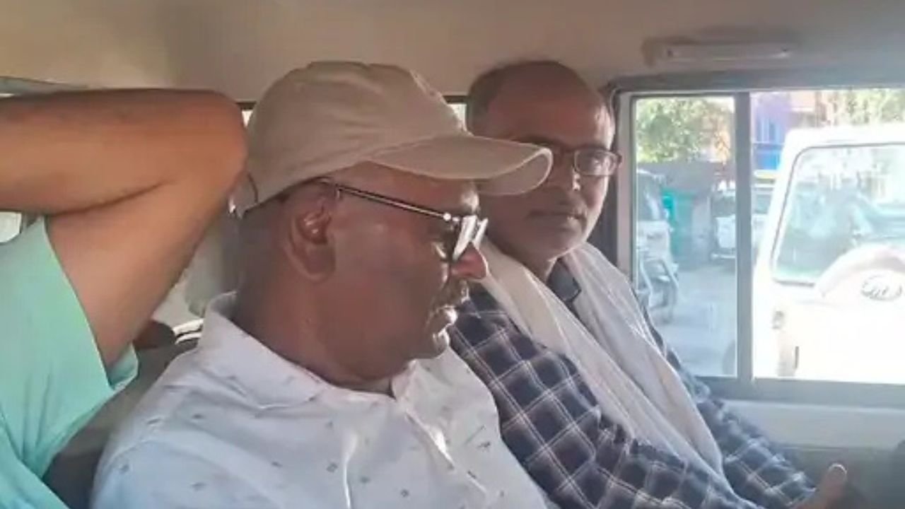 बेगूसराय में जिला सहकारिता पदाधिकारी रंजीत शंकर प्रसाद गिरफ्तार, निगरानी की टीम ने रिश्वत लेते रंगे हाथ दबोचा