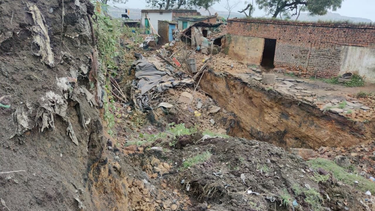 धनबाद के रामकनाली ओपी क्षेत्र में बड़ा हादसा, भूधंसान में कई लोगों के दबने की खबर