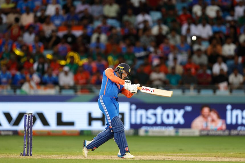 half-century by @IamAbhiSharma4 off just 25 deliveries 👏👏