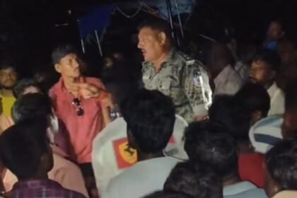 हजारीबाग में विश्वकर्मा पूजा मूर्ति विसर्जन के दौरान बवाल, दो गुटों में झड़प, हथियार के हमले में घायल हुआ युवक