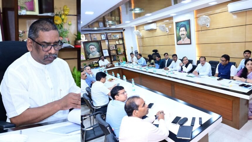 पेसा नियमावली को लेकर मुख्यमंत्री हेमंत सोरेन ने अधिकारियों के साथ की बैठक, विभिन्न उपबंधों को लेकर की विस्तृत चर्चा