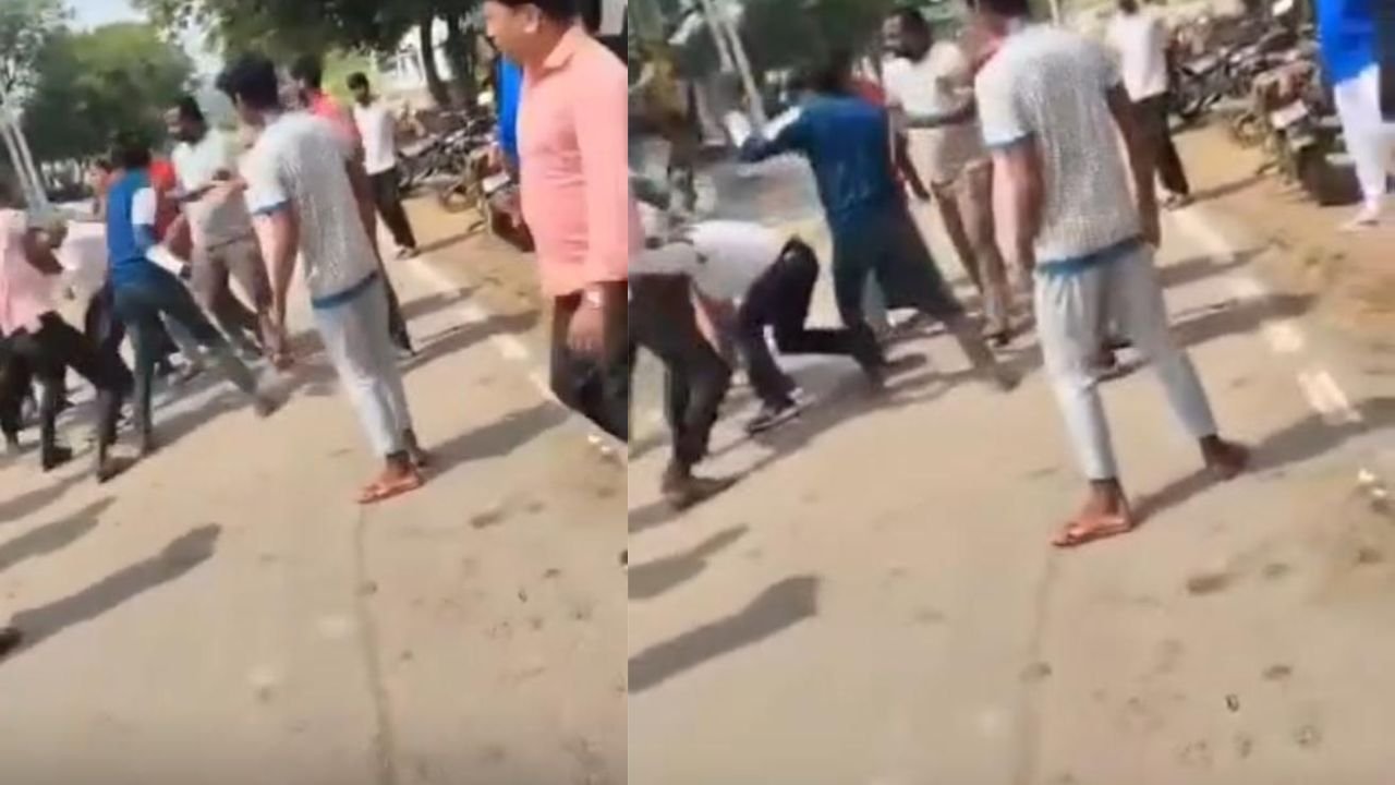 झारखंड के कोडरमा में 7वीं क्लास की छात्रा के साथ स्कूल में छेड़छाड़, लोगों ने बीच सड़क कर दी शिक्षक की पिटाई