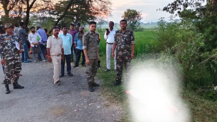 झारखंड में जमीन विवाद को लेकर पत्नी के सामने पति की हत्या, तीन आरोपी पुलिस की पकड़ से बाहर