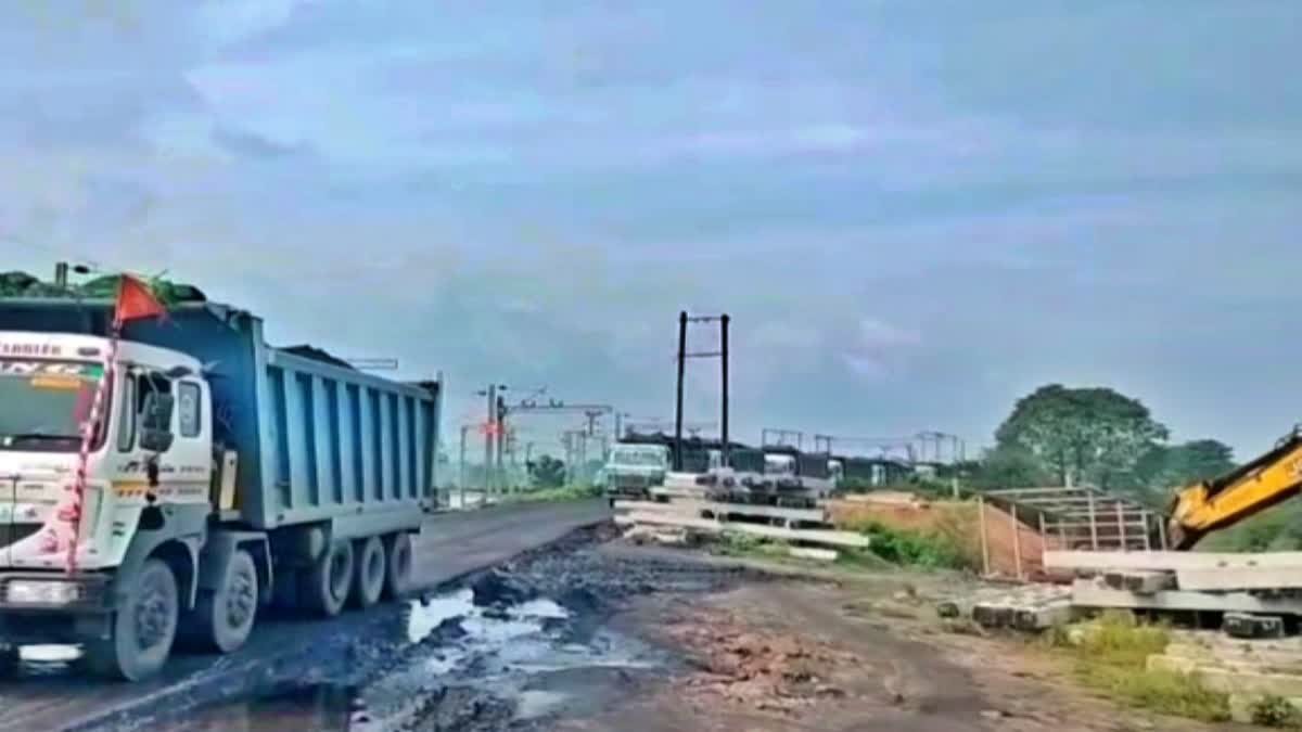 लातेहार के टोरी रेलवे साइडिंग पर चली गोली, अज्ञात अपराधियों की फायरिंग में मजदूर घायल