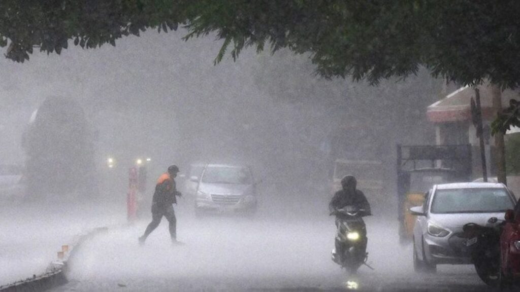 रांची में 14 और 15 जुलाई को भारी बारिश और ठनके का येलो अलर्ट, अगले हफ्ते मानसून में बारिश का कोटा पूरा होने की उम्मीद