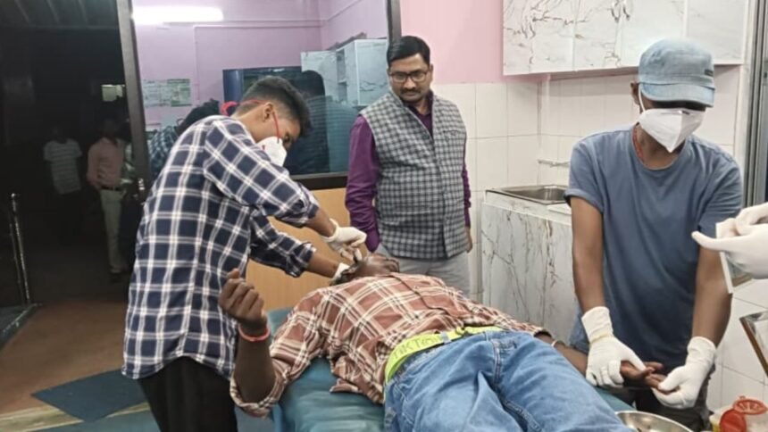 लोहरदगा के कुंदो में भीषण सड़क हादसा, तीन की मौत, दो घायल 1 लोहरदगा के कुंदो में भीषण सड़क हादसा, तीन की मौत, दो घायल