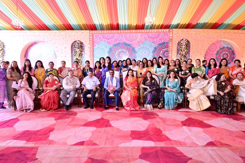 हेमंत सोरेन ने किया जेसोवा दिवाली मेले का उद्धघाटन, कल्पना के संग मेले में का लिया जायजा 4 WhatsApp Image 2025 10 09 at 16.27.10 1