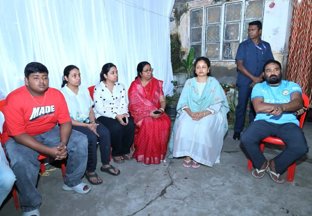 WhatsApp Image 2025 10 13 at 19.04.35