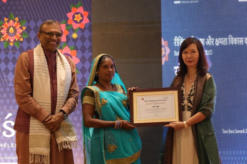 Hindalco felicitates silk weavers at the Weave Ceremony