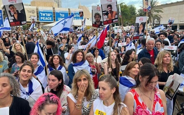 हमास की कैद से 783 दिनों बाद आजाद हुए 20 इजराली, शांति समझौते के बाद रेड क्रास को सौंपे गए बंधक, गाजा में अब शांति 1 gaza hostages