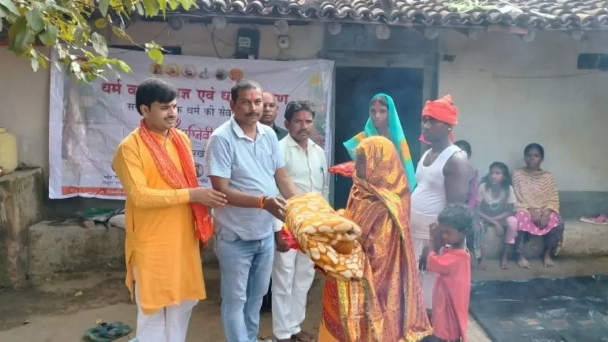 Eight members of a family who converted to Christianity in Garhwa returned home after listening to the Satyanarayana story