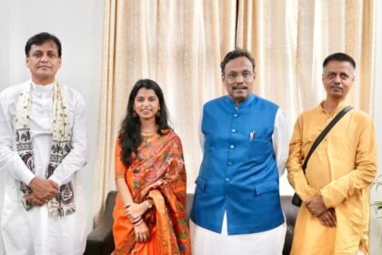 मैथिली ठाकुर BJP के टिकट पर लड़ेंगे बिहार विधानसभा का चुनाव, विनोद तावड़े और नित्यानंद राय के साथ हुई मुलाकात