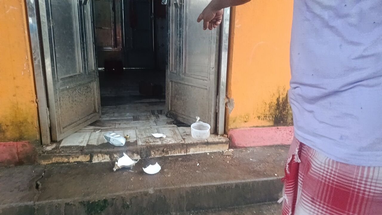 सिमडेगा में असामाजिक तत्वों ने मंदिर में की तोड़फोड़, कोलेबिरा स्थित बाघचंडी मंदिर को बनाया निशाना