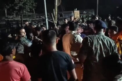 धनबाद में जयराम महतो की पार्टी के नेता और हाइवा मालिक में हिंसक झड़प, JLKM समर्थक ने की आत्मदाह करने की कोशिश, पुलिस का पथराव