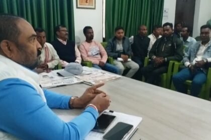 सिल्ली विधायक अमित महतो की शिकायत लेकर विनोद पांडे के पास पहुंचे JMM कार्यकर्ता, केंद्रीय महासचिव से कहा-नहीं सुनते है बात