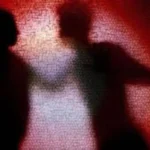 पत्नी के शराब पीकर आने पर नशेड़ी पति हुआ आगबबूला, झगड़े के दौरान उठाया खौफनाक कदम