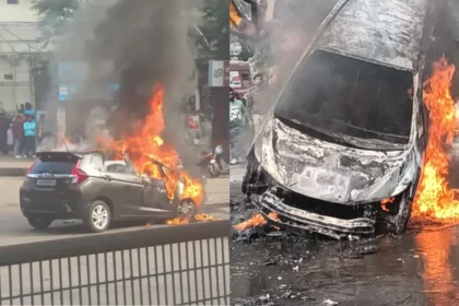 जमशेदपुर में चलती कार में लगी आग, चाल लोगों ने कूदकर बचाई जान