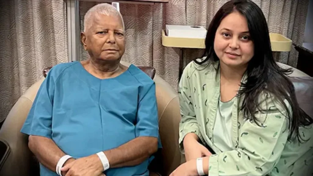 घर से निकाना लेकिन दिलों से कैसे निकालेंगे, राबड़ी देवी का बंगला खाली कराने पर भड़की बेटी रोहिणी आचार्य