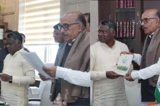 सोमेश सोरेन को विधानसभा अध्यक्ष रवींद्रनाथ महतो ने दिलाई शपथ, घाटशिला उपचुनाव में 38 हजार से ज्यादा वोटों से दर्ज की थी जीत 29 सोमेश सोरेन को विधानसभा अध्यक्ष रवींद्रनाथ महतो ने दिलाई शपथ, घाटशिला उपचुनाव में 38 हजार से ज्यादा वोटों से दर्ज की थी जीत