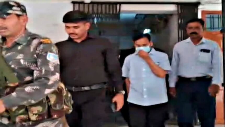 IAS विनय चौबे को दोहरा झटका, वन भूमि घोटाला में जमानत याविका खारिज, शराब घोटाले में ED ने PMLA के तहत मामला किया दर्ज