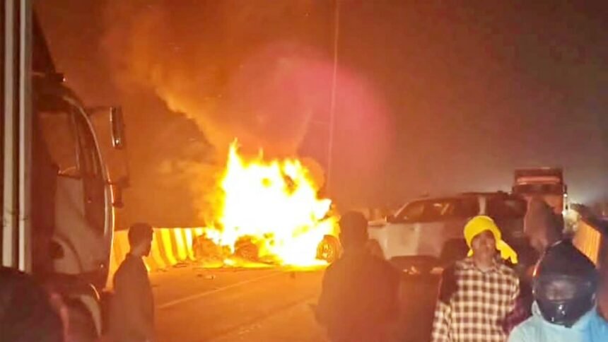 बिहार के नालंदा में भीषण सड़क हादसा, कार-स्कार्पियों की टक्कर में लगी आग, एक की मौत, कई झुलसे