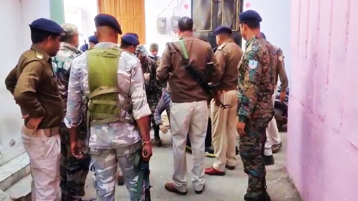 रांची में थाना से 200 मीटर की दूरी पर हुई दो गुटों की भिड़त, जमकर चले लात-घूंसे, बरसते रहे डंडे और कुर्सियां