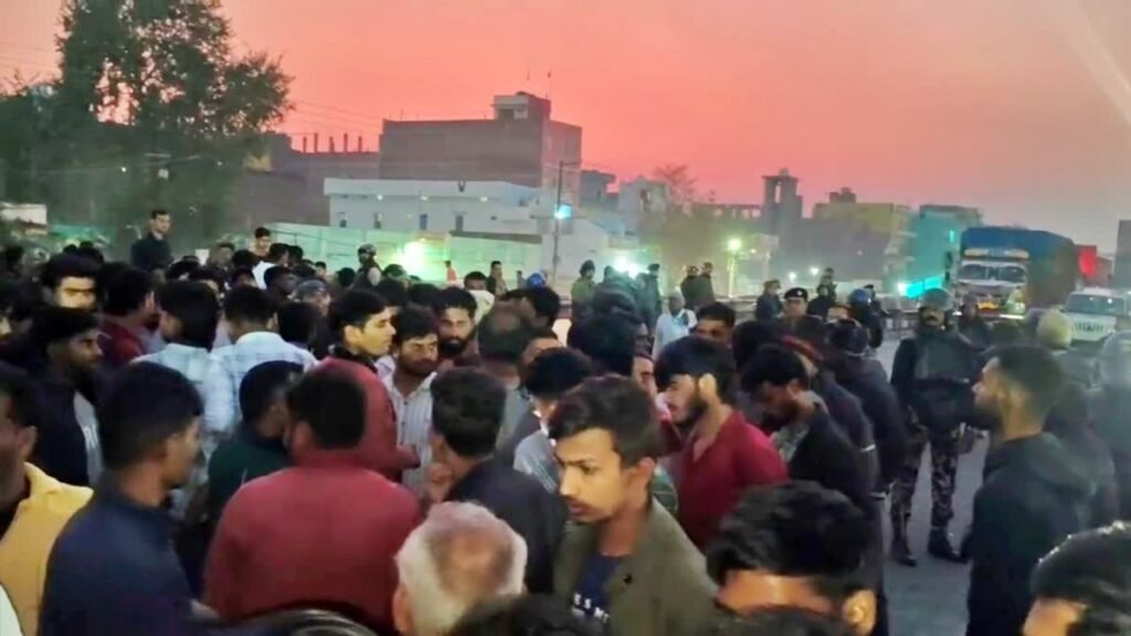 बिहार में युवक की पीट-पीट कर हत्या के बाद लोगों का फूटा गुस्सा, दिल्ली-कोलकाता हाईवे को किया जाम